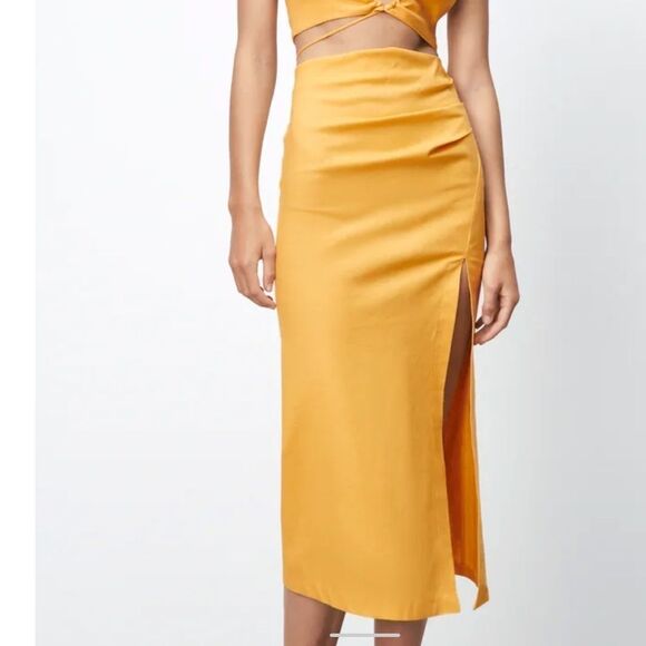 Zara Dresses & Skirts - ZARA LINEN BLEND SKIRT WITH RUCHING